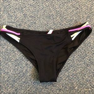 Strappy side cheeky bikini